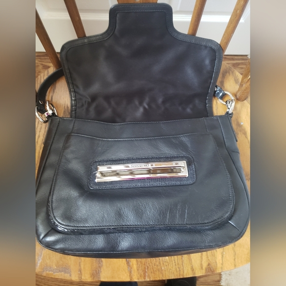 Gorgeous Coach Taylor Leather Handbag With Snakeprint Outline!! - Picture 4 of 15